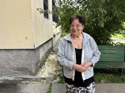 "Скоро вище мене буде": чому в Полтаві не встигають косити траву