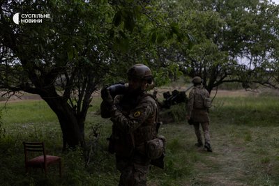 артилерійський розрахунок УДА під Вовчанськом Сліпа лють гармата артилерійський розрахунок УДА під Вовчанськом Сліпа лють гармата