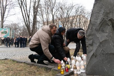 В Ужгороді вшанували пам’ять Героїв Небесної Сотні В Ужгороді вшанували пам’ять Героїв Небесної Сотні