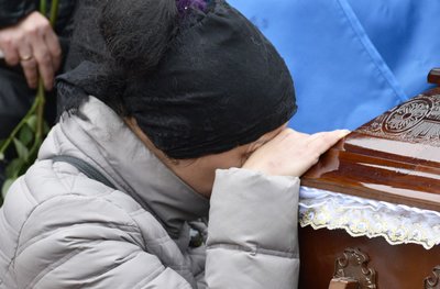 На Миколаївщині провели в останню путь бійця Павла Семенова На Миколаївщині провели в останню путь бійця Павла Семенова