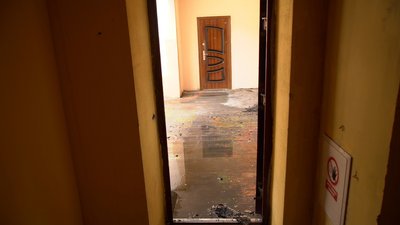 «Квартири заливає дощем»: у Кропивницькому вигорілий понад два місяці тому будинок залишається без даху «Квартири заливає дощем»: у Кропивницькому вигорілий понад два місяці тому будинок залишається без даху