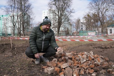 У парку Полтави випадково виявили фундамент знищеної більшовиками Свято-Покровської церкви У парку Полтави випадково виявили фундамент знищеної більшовиками Свято-Покровської церкви