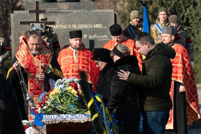 В Ужгороді попрощалися із захисником Андрієм Сокачем В Ужгороді попрощалися із захисником Андрієм Сокачем