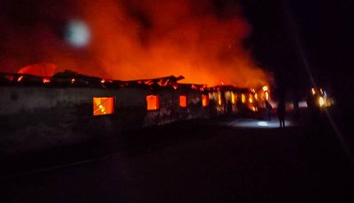 пожежа, горять склади пожежа, горять склади