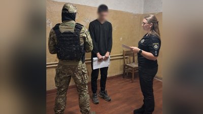 Підпалював автомобілі у Запоріжжі: 20-річному студенту повідомили про підозру Підпалював автомобілі у Запоріжжі: 20-річному студенту повідомили про підозру