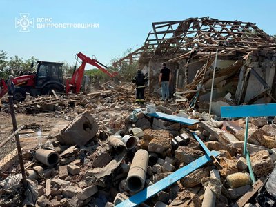 Військові РФ вдарили по двох районах Дніпропетровщини: є загибла та поранений, сталися кілька займань Військові РФ вдарили по двох районах Дніпропетровщини: є загибла та поранений, сталися кілька займань
