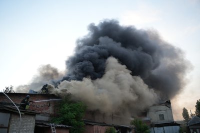 Новобаварський район Харкова вночі 4 червня атакували російські війська дронами і ракетами 090 Новобаварський район Харкова вночі 4 червня атакували російські війська дронами і ракетами 090