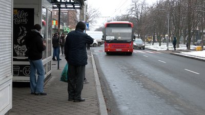 "Складно вийти": чому у черкаських маршрутних автобусах відчиняють не всі двері "Складно вийти": чому у черкаських маршрутних автобусах відчиняють не всі двері