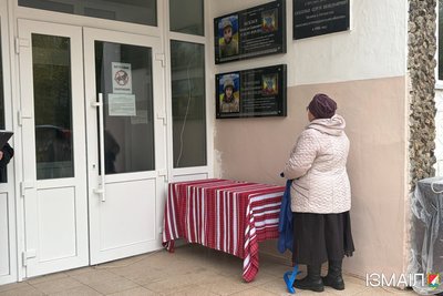 В Ізмаїлі відкрили меморіальну дошку загиблому захиснику Валерію Трофименку В Ізмаїлі відкрили меморіальну дошку загиблому захиснику Валерію Трофименку