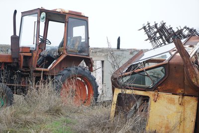 Розбита техніка у Студенку під Ізюмом Розбита техніка у Студенку під Ізюмом