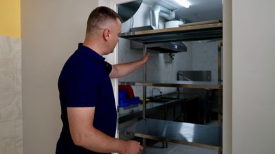 Миття посуду, їдальня, школа, освіта, Тернопільщина Миття посуду, їдальня, школа, освіта, Тернопільщина