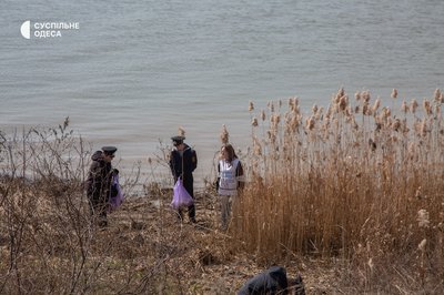 "Вода потребує захисту": в Ізмаїлі понад 100 людей долучилися до прибирання узбережжя Дунаю "Вода потребує захисту": в Ізмаїлі понад 100 людей долучилися до прибирання узбережжя Дунаю
