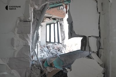 "Закрила очі і побачила спалах": історія пари, яка пережила влучання дрона у свою квартиру "Закрила очі і побачила спалах": історія пари, яка пережила влучання дрона у свою квартиру