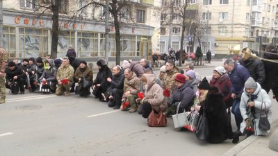 У Житомирі попрощалися з командиром взводу безпілотних авіаційних комплексів Сергієм Куником У Житомирі попрощалися з командиром взводу безпілотних авіаційних комплексів Сергієм Куником