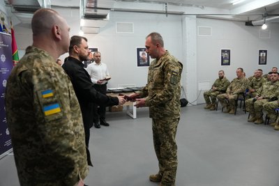 Четверо прикордонників Волинського загону отримали державні нагороди Четверо прикордонників Волинського загону отримали державні нагороди