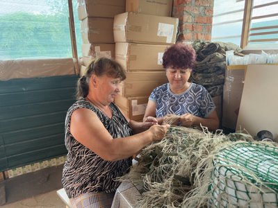 "Допомагайте тим, хто ще живий". Історія Тамари Рябущенко, волонтерки, що возить допомогу на фронт "Допомагайте тим, хто ще живий". Історія Тамари Рябущенко, волонтерки, що возить допомогу на фронт