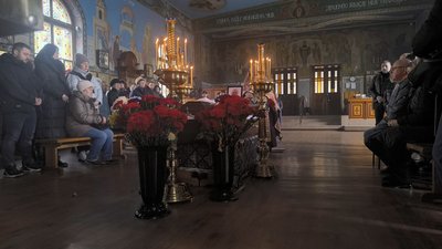 У Кривому Розі прощаються з жителем Кривого Рогу Олегом Дехтеренко, який загинув через ракетний удар 4 квітня У Кривому Розі прощаються з жителем Кривого Рогу Олегом Дехтеренко, який загинув через ракетний удар 4 квітня