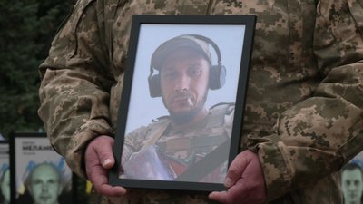 Із 33-річним добровольцем Миколою Усенком попрощались у Рівному Із 33-річним добровольцем Миколою Усенком попрощались у Рівному