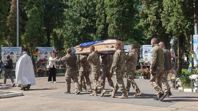 На Чернігівщині попрощалися з Володимиром Остапченком, Дмитром Морейченком та Віктором Кирієнком На Чернігівщині попрощалися з Володимиром Остапченком, Дмитром Морейченком та Віктором Кирієнком