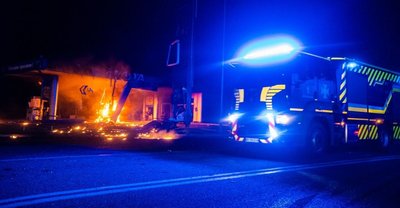 Пожежа на АЗС та двоє травмованих: наслідки падіння уламків російських БпЛА на Хмельниччині Пожежа на АЗС та двоє травмованих: наслідки падіння уламків російських БпЛА на Хмельниччині