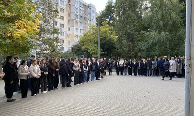Встановили пам'ятну дошку загиблому військовому Віталію Синенку, який загинув під Бахмутом