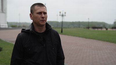 "Він був пріоритетом для ворогів": на Чернігівщині поховали військового Артьома Тужика "Він був пріоритетом для ворогів": на Чернігівщині поховали військового Артьома Тужика