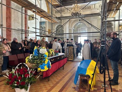 "Велика втрата для нації": у Луцьку попрощалися з головним сержантом бригади "Хартія" Олександром Ющенком "Велика втрата для нації": у Луцьку попрощалися з головним сержантом бригади "Хартія" Олександром Ющенком