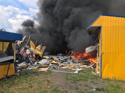 Зруйновано дитсадок і ринок — росіяни 21 травня вдарили КАБами по Золочеву на Харківщині Зруйновано дитсадок і ринок — росіяни 21 травня вдарили КАБами по Золочеву на Харківщині