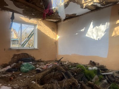"Тут немає що відновлювати": як на Хмельниччині відновлюють будинки після російського обстрілу 20 вересня "Тут немає що відновлювати": як на Хмельниччині відновлюють будинки після російського обстрілу 20 вересня