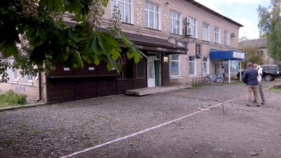 "Запропонували через вікно лазити": чому орендарі приміщень в центрі Сосниці не могли потрапити на свої робочі місця "Запропонували через вікно лазити": чому орендарі приміщень в центрі Сосниці не могли потрапити на свої робочі місця