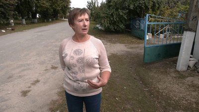 "А "Червону калину" теж заборонять співати": на Хмельниччині жителі села Червона Дубина не згодні з перейменуванням "А "Червону калину" теж заборонять співати": на Хмельниччині жителі села Червона Дубина не згодні з перейменуванням