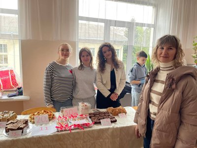 благодійний ярмарок, 10 школа, людмила тарасенко, збір на зсу, тернопіль благодійний ярмарок, 10 школа, людмила тарасенко, збір на зсу, тернопіль