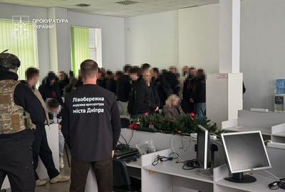 "Перші "офіси" в Україні — були з Дніпра". Історії колишніх працівників шахрайських кол-центрів у місті "Перші "офіси" в Україні — були з Дніпра". Історії колишніх працівників шахрайських кол-центрів у місті
