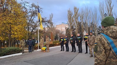 1000 днів повномасштабного вторгнення РФ. У кропивнциькому вшановують загиблих військових 1000 днів повномасштабного вторгнення РФ. У кропивнциькому вшановують загиблих військових