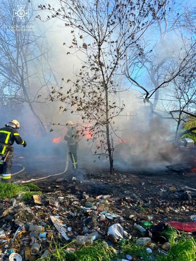 В одному з районів Одеси загорілася покинута будівля В одному з районів Одеси загорілася покинута будівля