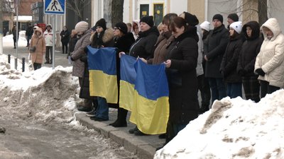 Загинули під час виконання бойових завдань. У Кропивницькому попрощалися з трьома бійцями Загинули під час виконання бойових завдань. У Кропивницькому попрощалися з трьома бійцями