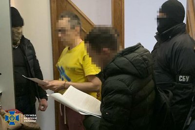 Підозри у держраді та виправданні агресії РФ: СБУ затримала представників медійного блоку УПЦ Підозри у держраді та виправданні агресії РФ: СБУ затримала представників медійного блоку УПЦ
