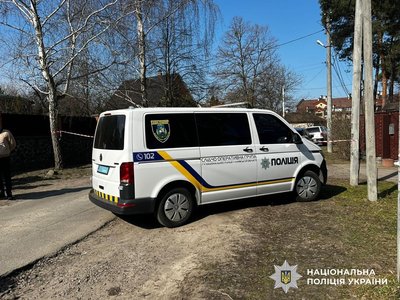 Теракт у Бучі біля будинку: поліція затримала підозрюваного Теракт у Бучі біля будинку: поліція затримала підозрюваного