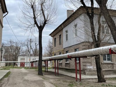 У Дніпрі біля школи виявили тіло людини з тілесними ушкодженнями: що відомо У Дніпрі біля школи виявили тіло людини з тілесними ушкодженнями: що відомо