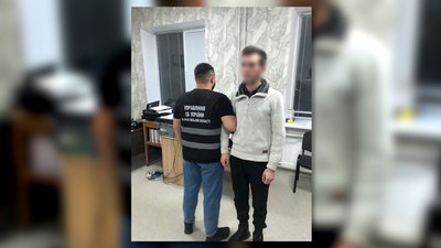 У чернігівському суді допитали хлопця, який на замовлення спецслужб РФ підпалив ЦНАП у Корюківці У чернігівському суді допитали хлопця, який на замовлення спецслужб РФ підпалив ЦНАП у Корюківці