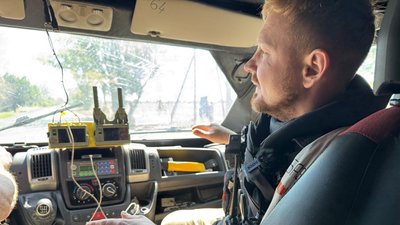 Евакуаційник громадської організації "BASE UA" Пилип Донецька область Евакуаційник громадської організації "BASE UA" Пилип Донецька область