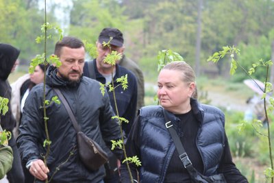На Одещині висадили понад 30 дерев на алеї пам’яті захисників України На Одещині висадили понад 30 дерев на алеї пам’яті захисників України