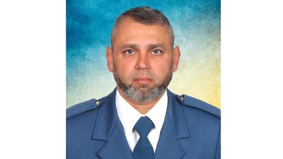 На Чернігівщині в останню путь провели трьох бійців ЗСУ — Сергія Чайковського, Олександра Лукаша та Андрія Хмелюка На Чернігівщині в останню путь провели трьох бійців ЗСУ — Сергія Чайковського, Олександра Лукаша та Андрія Хмелюка