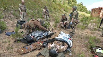 Оборона, штурм, евакуація: як проходить злагодження Краматорського прикордонного загону на Волині Оборона, штурм, евакуація: як проходить злагодження Краматорського прикордонного загону на Волині