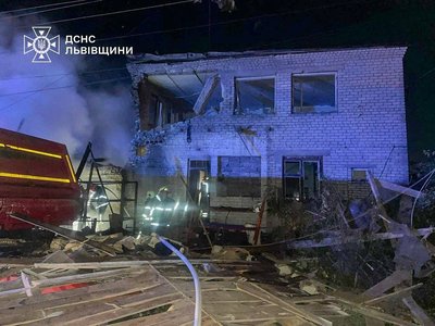 Внаслідок падіння уламків БпЛА на Львівщині виникла пожежа: травмованих немає Внаслідок падіння уламків БпЛА на Львівщині виникла пожежа: травмованих немає