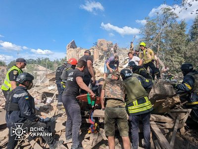 Ракетний удар по Кривому Рогу: що відбувається на місці подій Ракетний удар по Кривому Рогу: що відбувається на місці подій