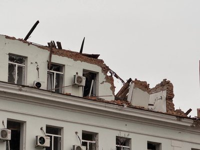 Атака дронами на середмістя Дніпра: що відбувається на місці удару станом на ранок 1 жовтня Атака дронами на середмістя Дніпра: що відбувається на місці удару станом на ранок 1 жовтня