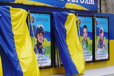 У селі Одеської області відкрили Стелу памʼяті загиблим військовим