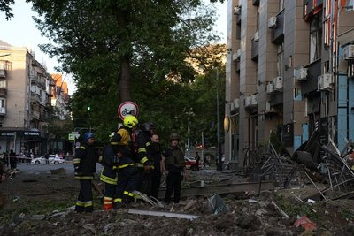 Росіяни завдали удару по центру Харкова 25 травня, працюють рятувальники Росіяни завдали удару по центру Харкова 25 травня, працюють рятувальники