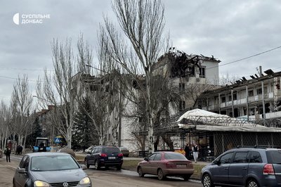 "Сьогодні був невимовний жах". Жителі Краматорська розказали про удар півтонною бомбою по середмістю "Сьогодні був невимовний жах". Жителі Краматорська розказали про удар півтонною бомбою по середмістю